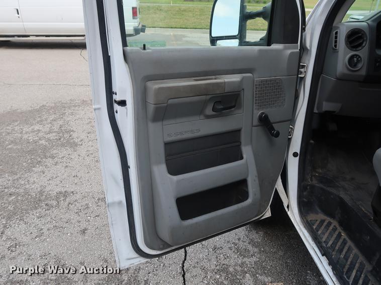 image for item AX9023 2012 Ford E250 van