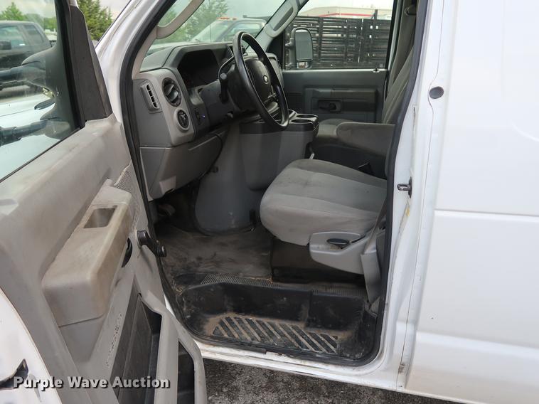 image for item AX9023 2012 Ford E250 van