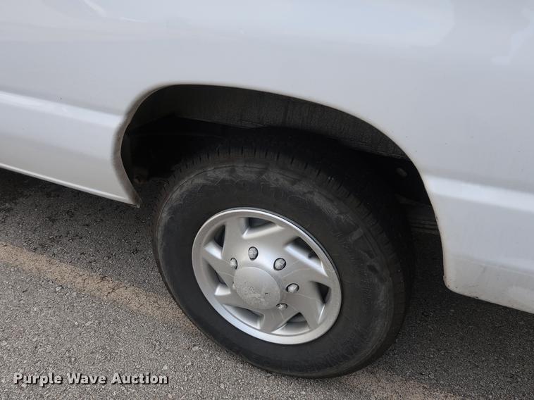 image for item AX9023 2012 Ford E250 van