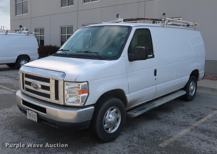 image for item AX9024 2010 Ford E250 van