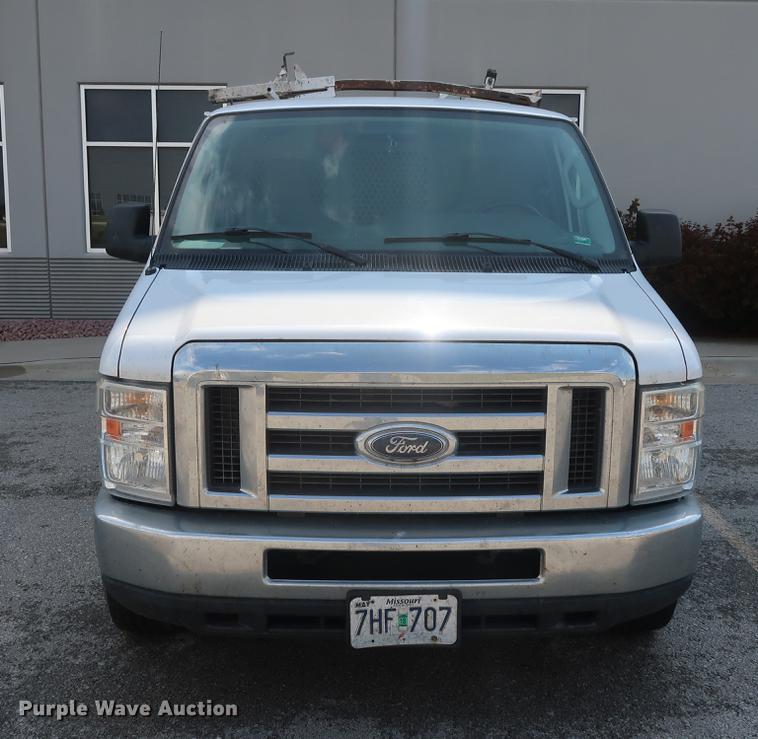 image for item AX9024 2010 Ford E250 van