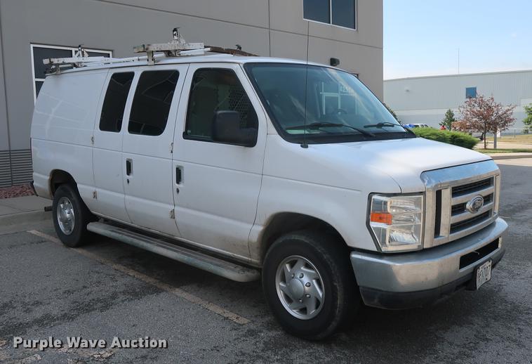 image for item AX9024 2010 Ford E250 van