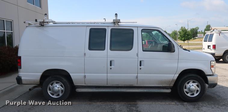 image for item AX9024 2010 Ford E250 van
