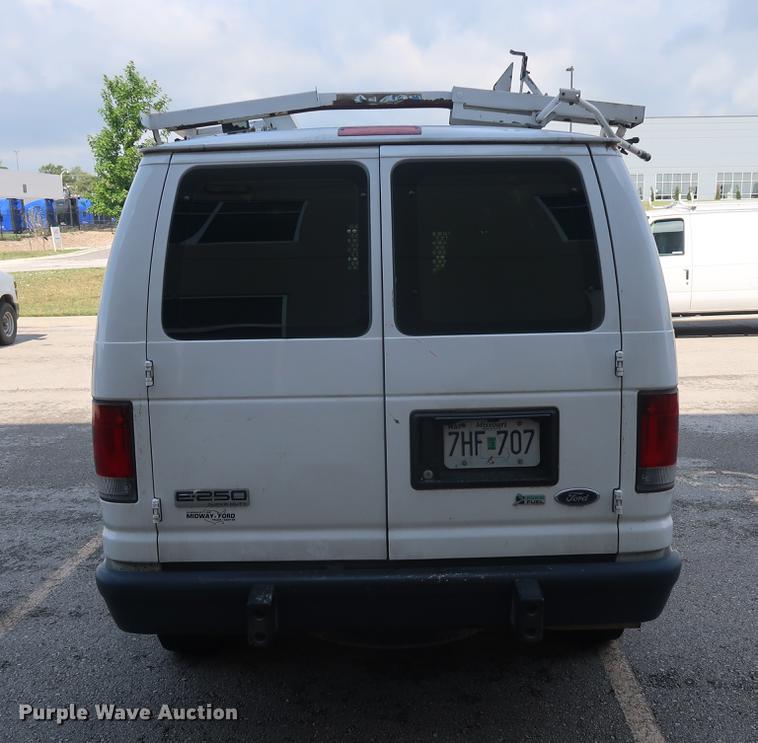image for item AX9024 2010 Ford E250 van