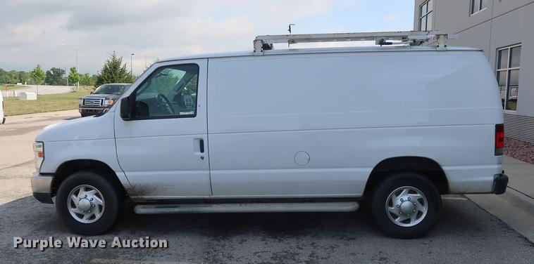 image for item AX9024 2010 Ford E250 van