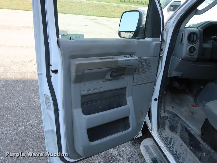image for item AX9024 2010 Ford E250 van