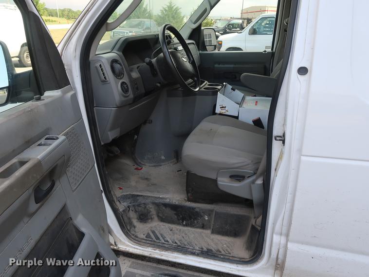 image for item AX9024 2010 Ford E250 van