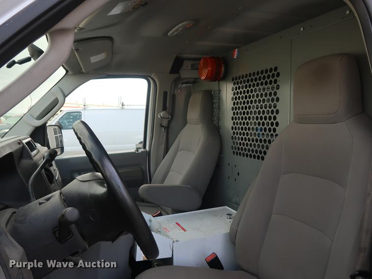 image for item AX9024 2010 Ford E250 van