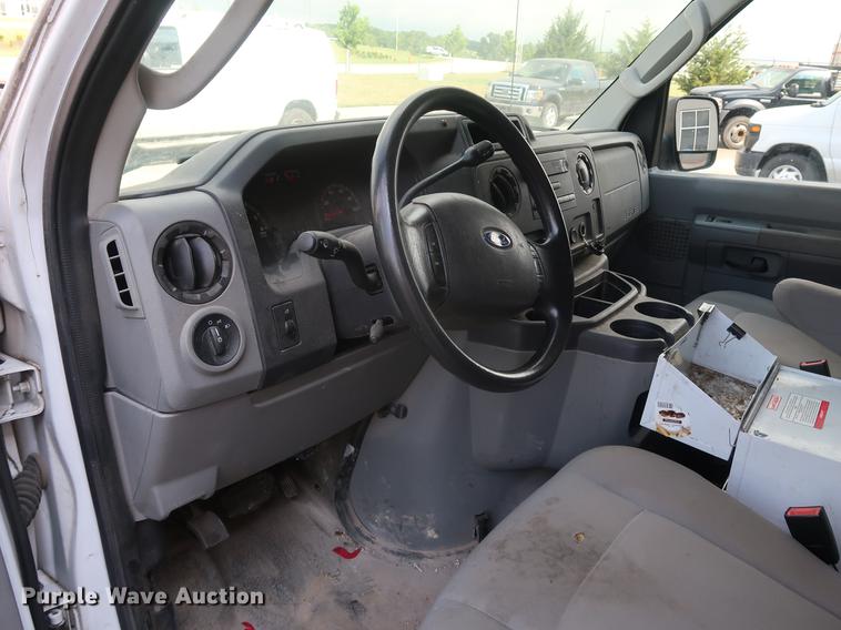 image for item AX9024 2010 Ford E250 van