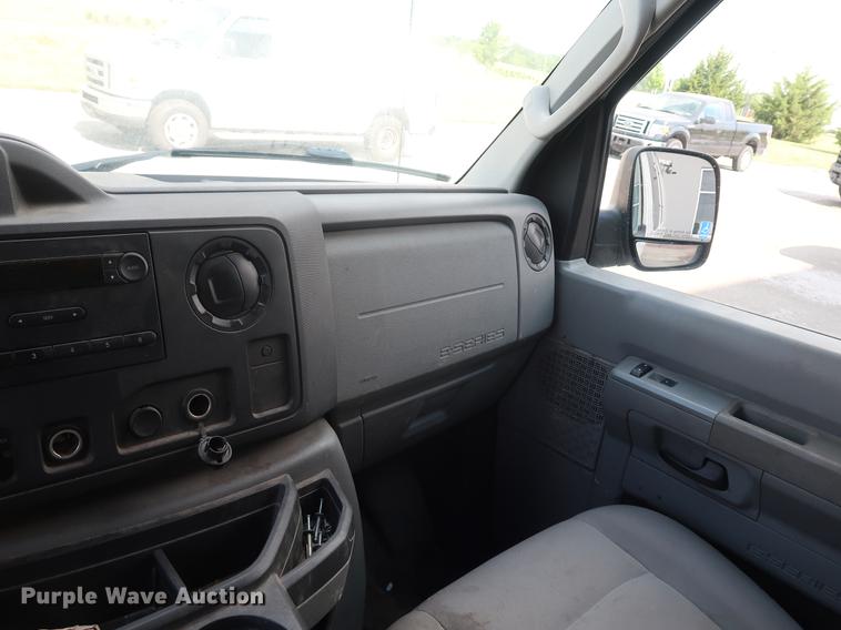 image for item AX9024 2010 Ford E250 van