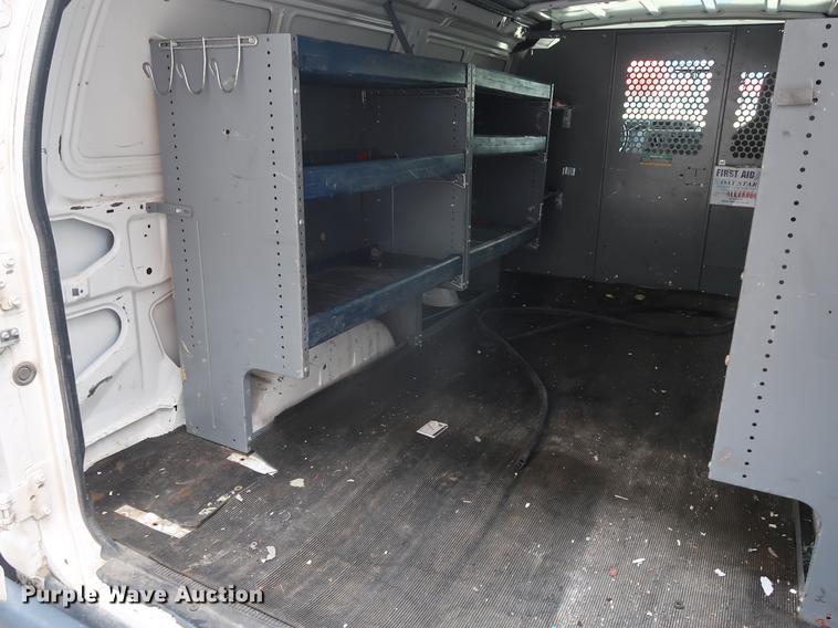 image for item AX9024 2010 Ford E250 van