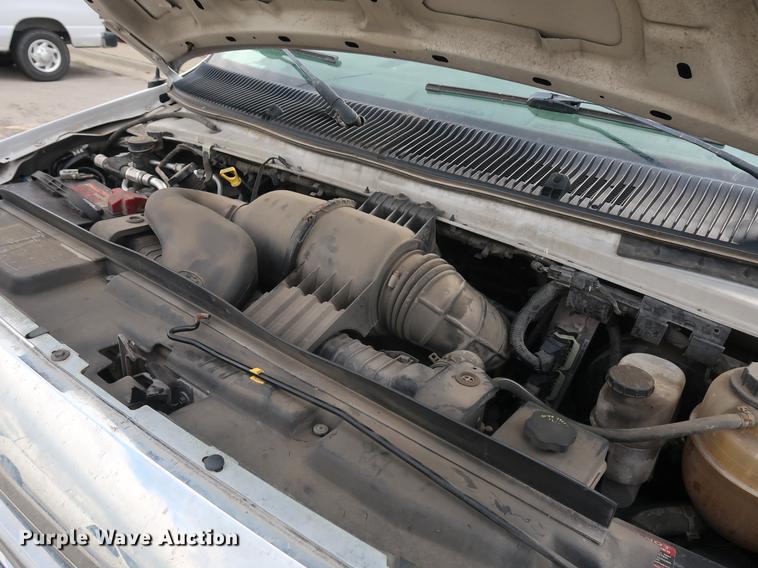 image for item AX9024 2010 Ford E250 van