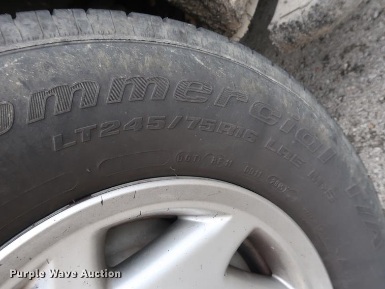 image for item AX9024 2010 Ford E250 van