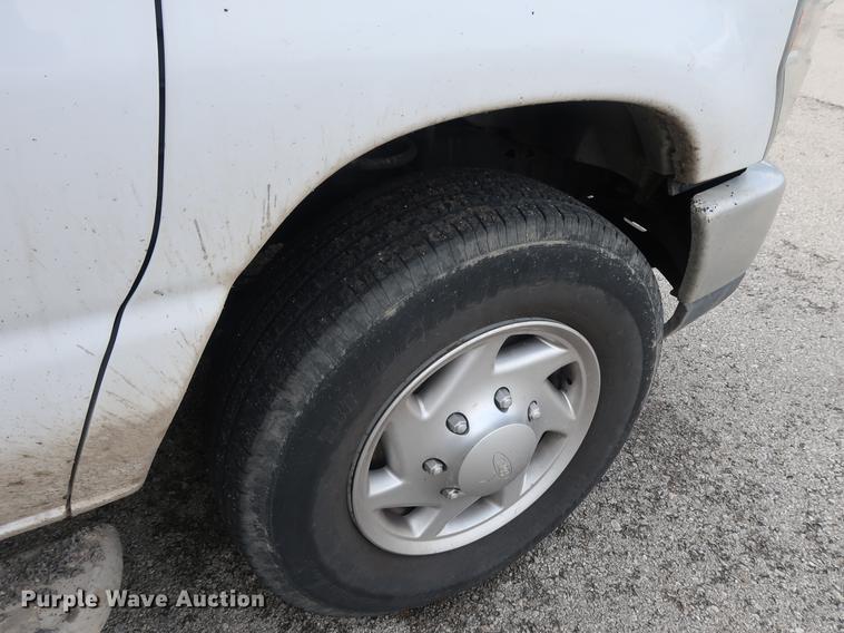 image for item AX9024 2010 Ford E250 van