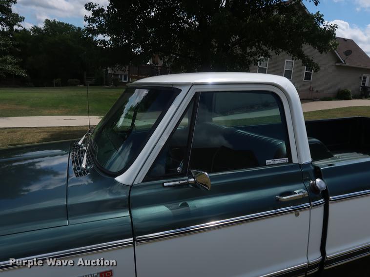 image for item AX9026 1971 Chevrolet Cheyenne 10 pickup truck