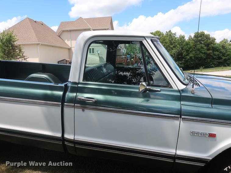 image for item AX9026 1971 Chevrolet Cheyenne 10 pickup truck