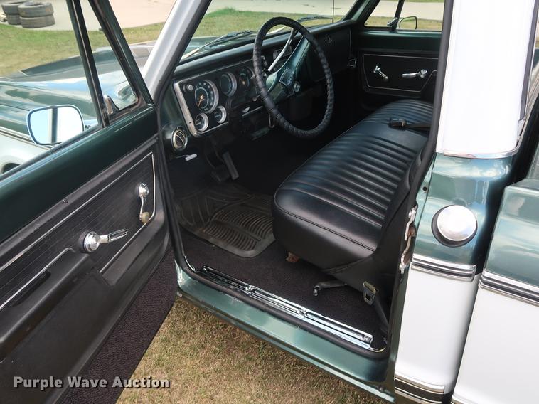 image for item AX9026 1971 Chevrolet Cheyenne 10 pickup truck