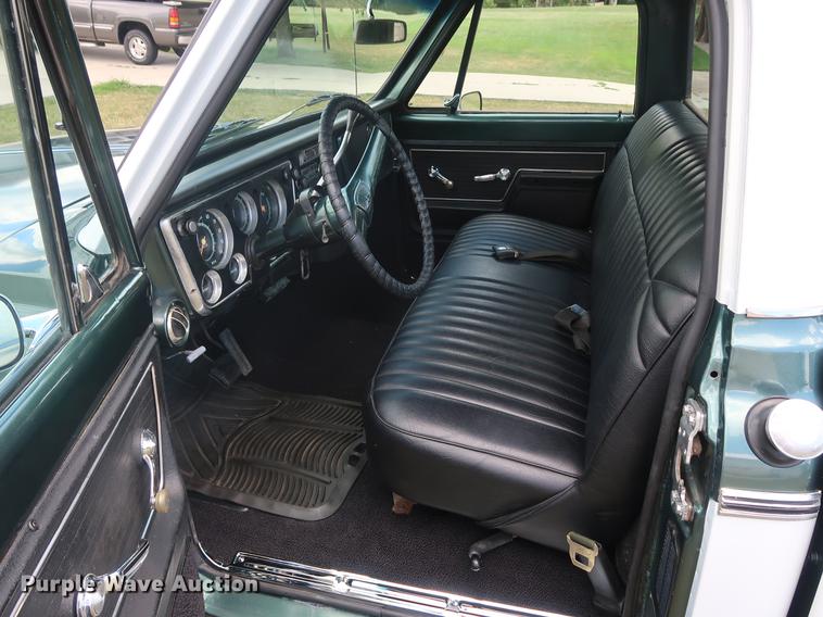 image for item AX9026 1971 Chevrolet Cheyenne 10 pickup truck