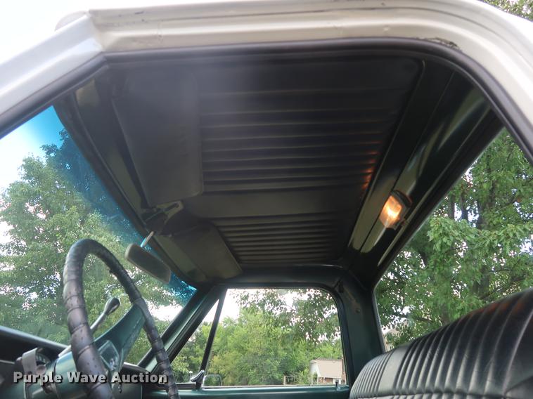 image for item AX9026 1971 Chevrolet Cheyenne 10 pickup truck