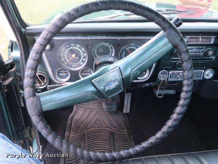 image for item AX9026 1971 Chevrolet Cheyenne 10 pickup truck