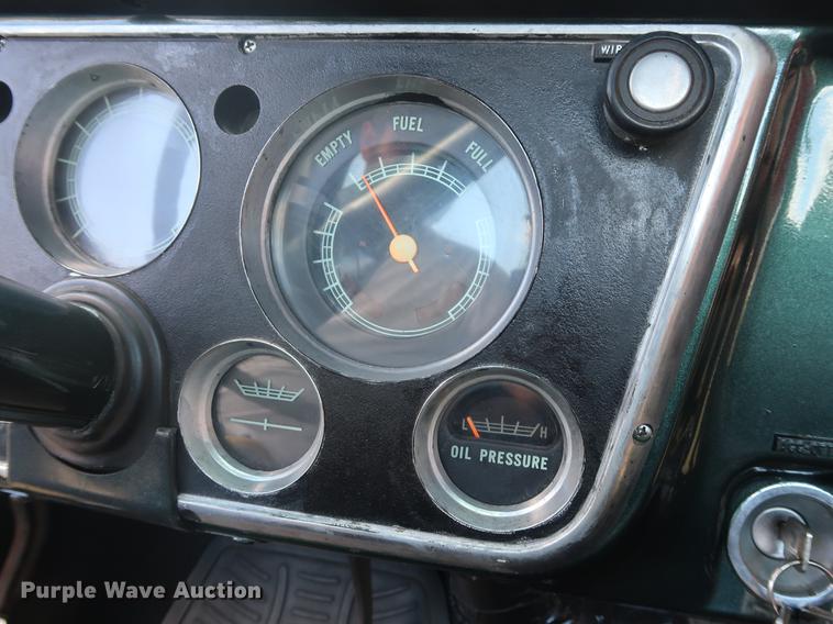 image for item AX9026 1971 Chevrolet Cheyenne 10 pickup truck