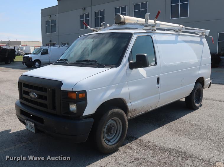 image for item AX9027 2012 Ford Econoline E250 van