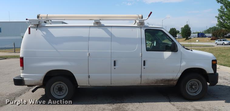 image for item AX9027 2012 Ford Econoline E250 van