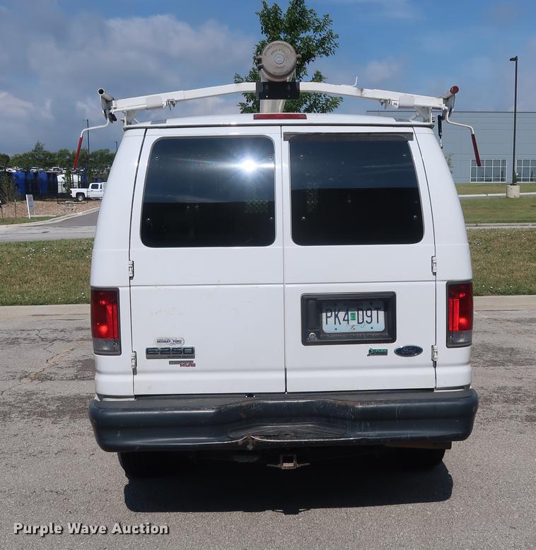 image for item AX9027 2012 Ford Econoline E250 van