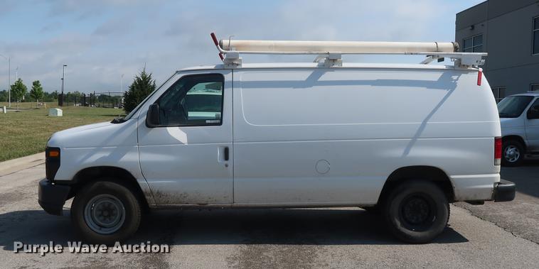 image for item AX9027 2012 Ford Econoline E250 van