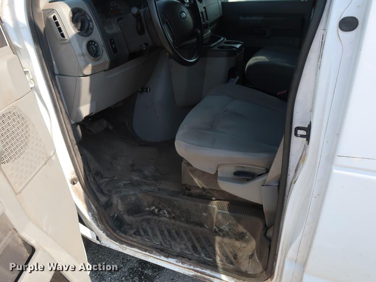 image for item AX9027 2012 Ford Econoline E250 van