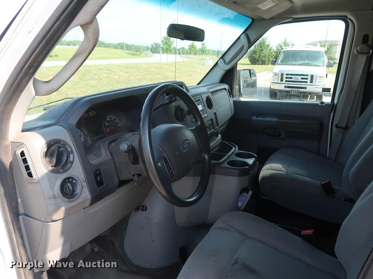 image for item AX9027 2012 Ford Econoline E250 van