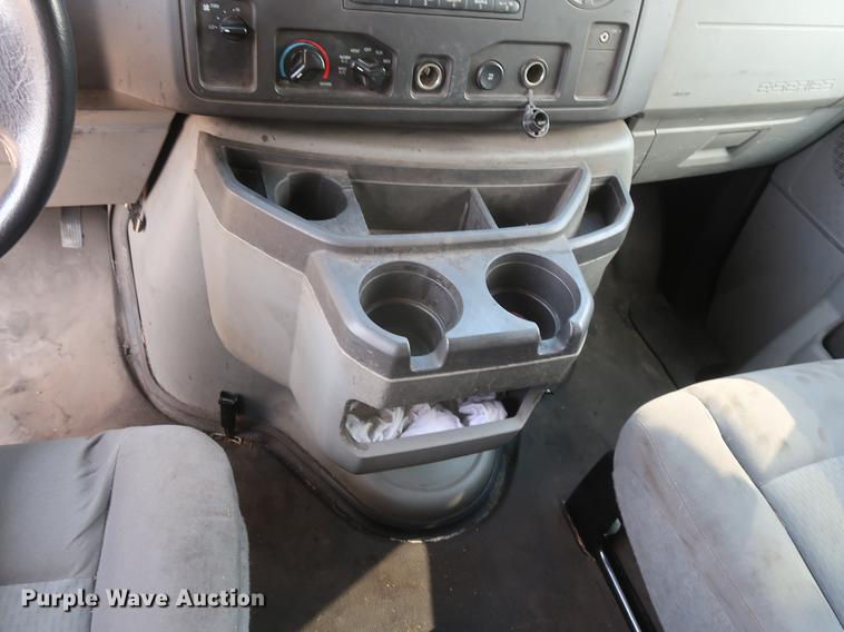 image for item AX9027 2012 Ford Econoline E250 van
