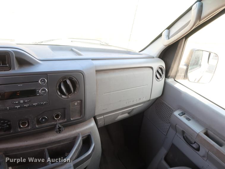 image for item AX9027 2012 Ford Econoline E250 van