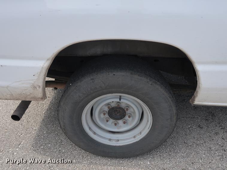 image for item AX9027 2012 Ford Econoline E250 van