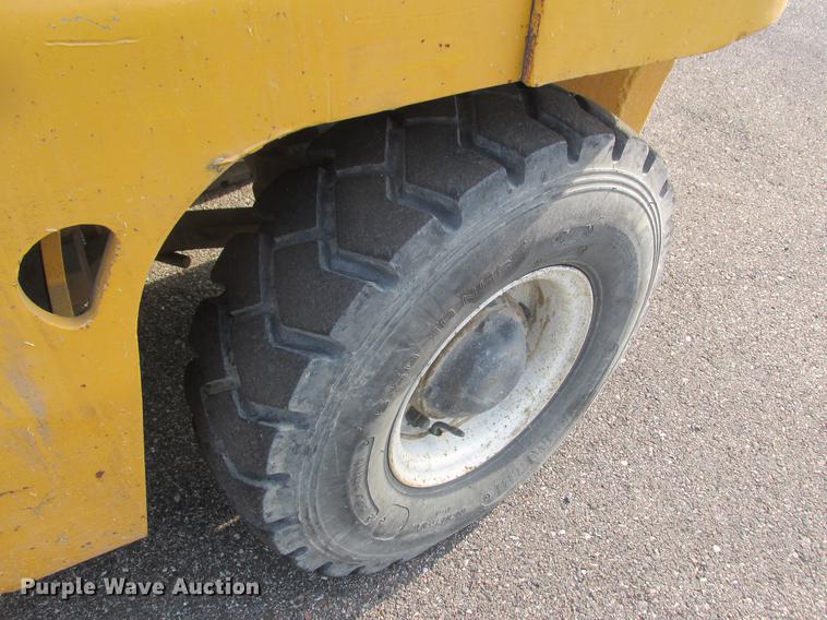 image for item DA8254 Caterpillar V50B forklift