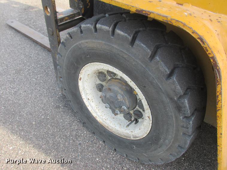 image for item DA8254 Caterpillar V50B forklift