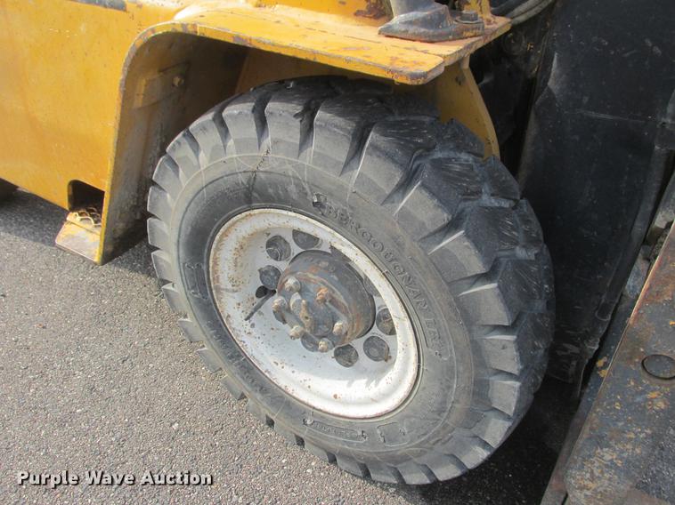 image for item DA8254 Caterpillar V50B forklift