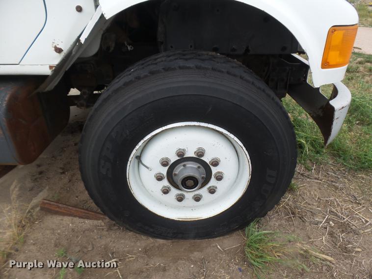 image for item DB6249 1991 International 4900 feed truck