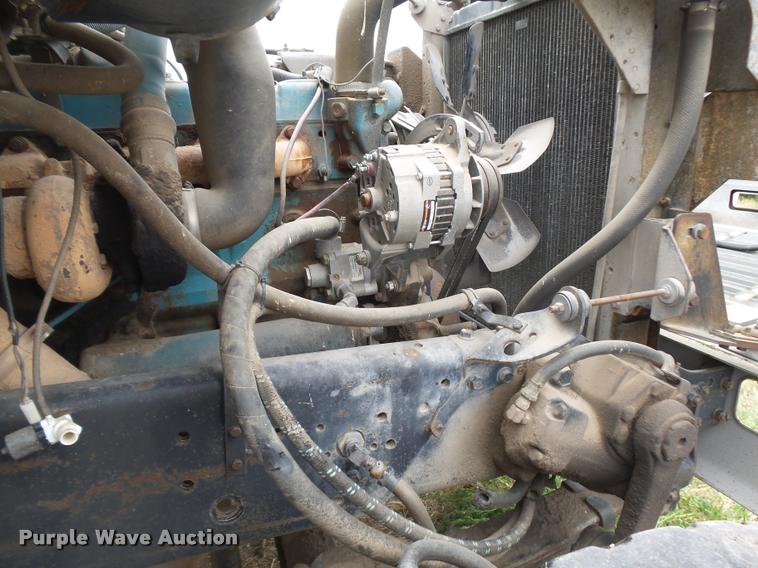 image for item DB6249 1991 International 4900 feed truck