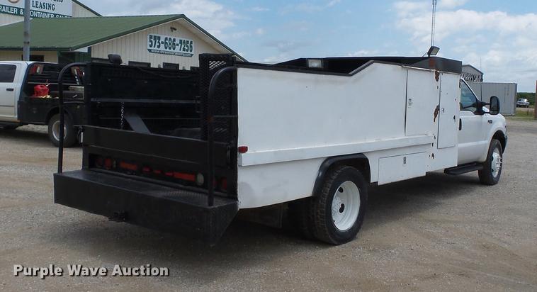 image for item DB7115 1999 Ford F550 Super Duty utility truck