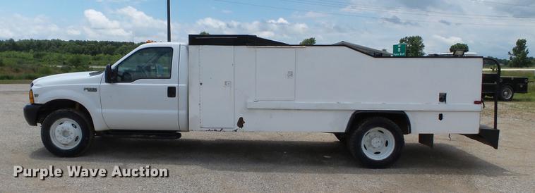 image for item DB7115 1999 Ford F550 Super Duty utility truck