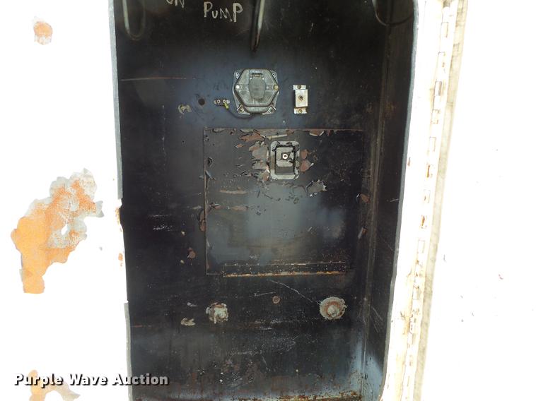 image for item DB7115 1999 Ford F550 Super Duty utility truck