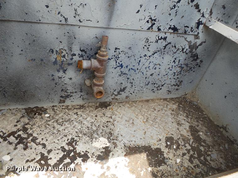 image for item DB7115 1999 Ford F550 Super Duty utility truck