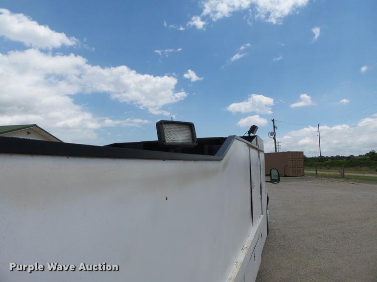 image for item DB7115 1999 Ford F550 Super Duty utility truck