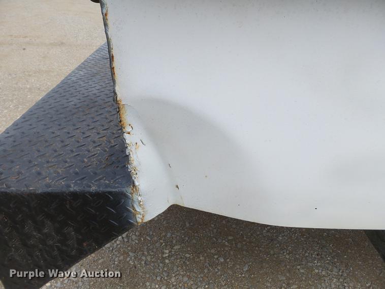 image for item DB7115 1999 Ford F550 Super Duty utility truck