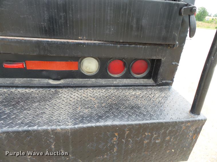 image for item DB7115 1999 Ford F550 Super Duty utility truck