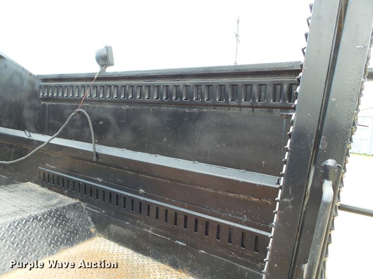 image for item DB7115 1999 Ford F550 Super Duty utility truck