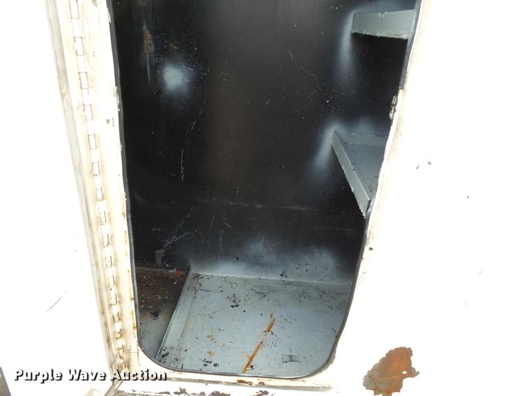 image for item DB7115 1999 Ford F550 Super Duty utility truck