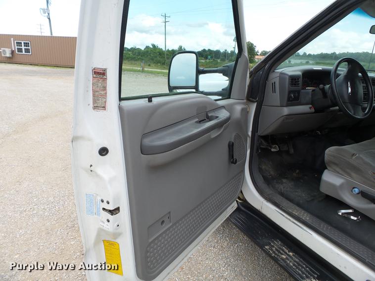 image for item DB7115 1999 Ford F550 Super Duty utility truck