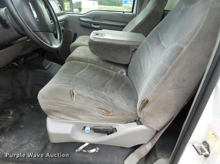 image for item DB7115 1999 Ford F550 Super Duty utility truck